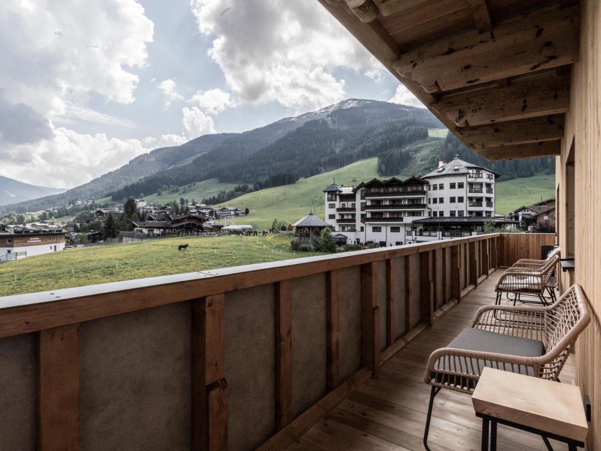 Frau Gans - Pure Mountain Apartments Saalbach-Hinterglemm Exterior foto