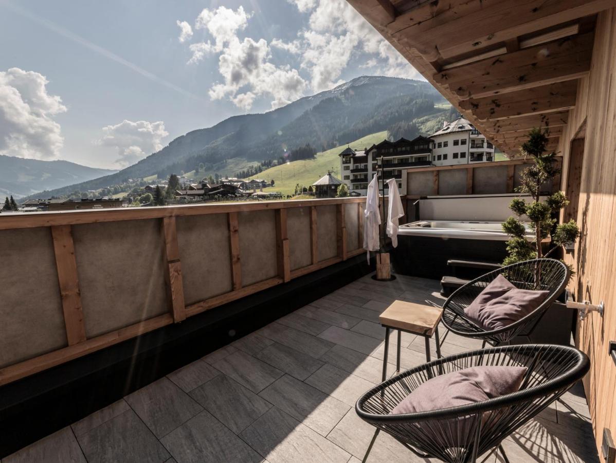 Frau Gans - Pure Mountain Apartments Saalbach-Hinterglemm Exterior foto